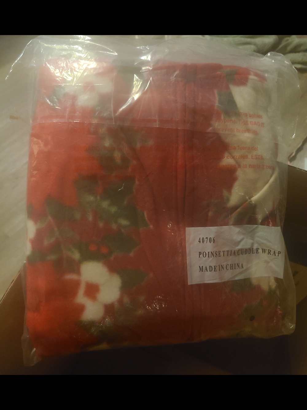 Poinsettia Cuddle Wrap - Red & Green Holiday Throw